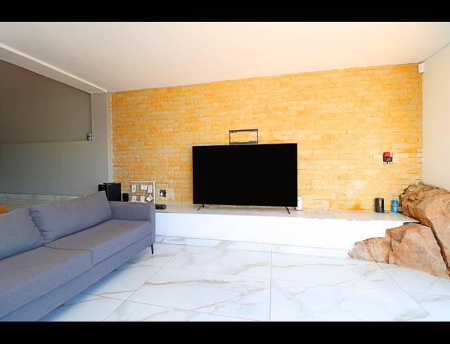 3 BEDROOM HOUSE FOR SALE IN MELVILLE